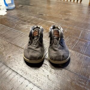 Gray Tom’s Kids Shoes